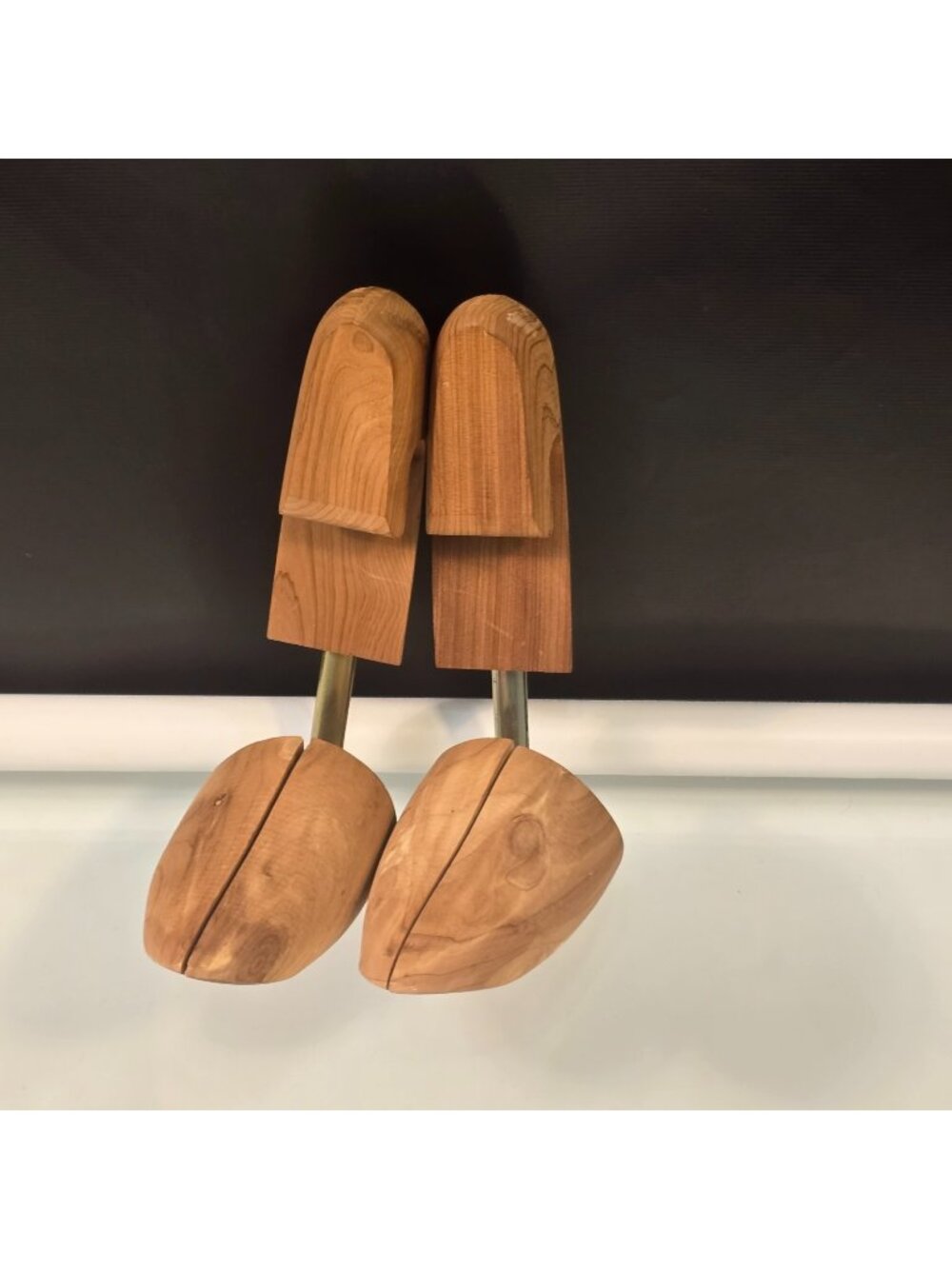 Rochester Shoe Tree Co.  Cedar Wood Shoe Tree Pair Adjustable